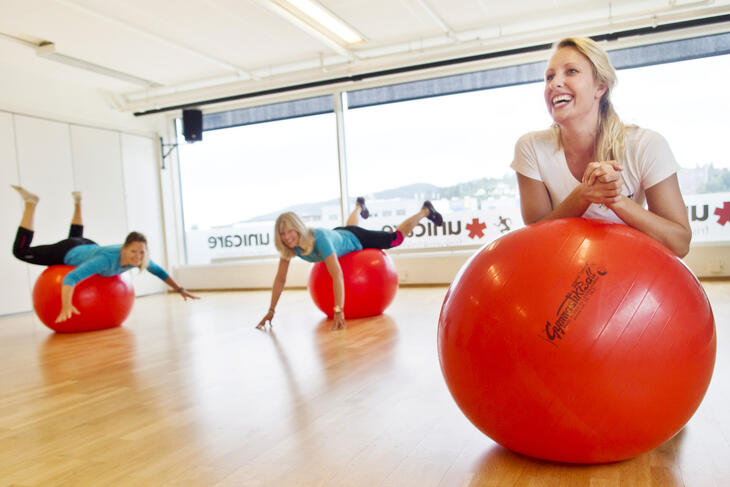 gruppetrening med ball