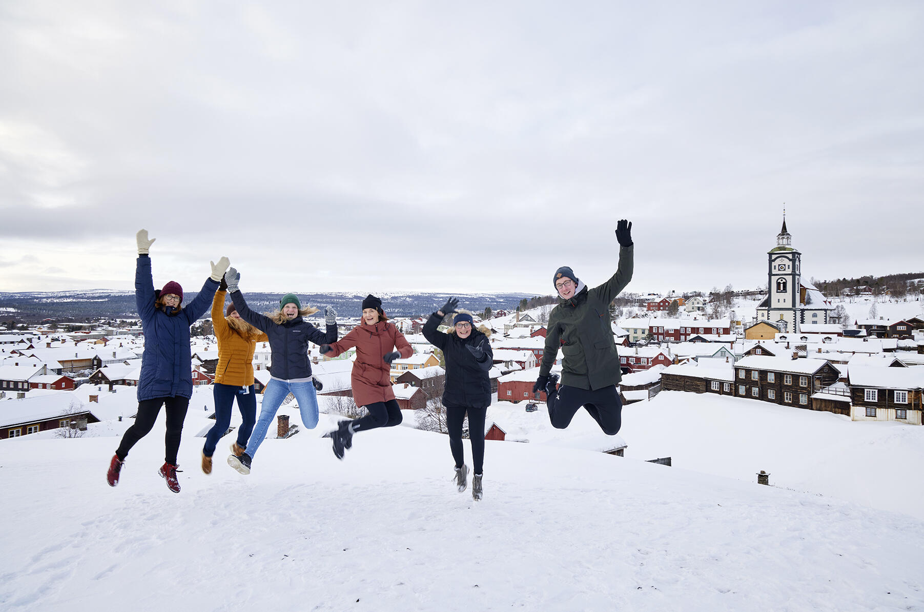 Ansatte på Røros ute i snøen